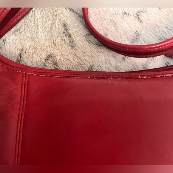 Red Vintage Coach - Picture 4 of 8